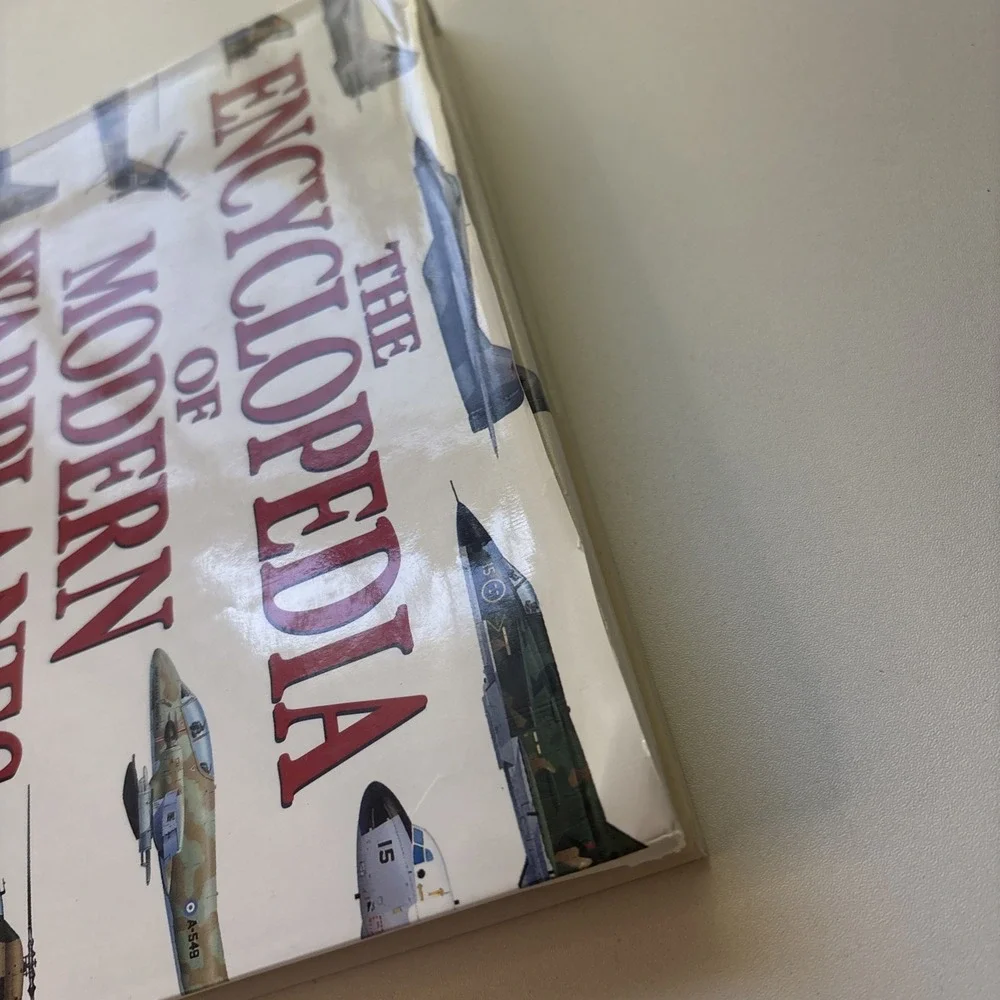The Encyclopedia of Modern Warplanes Bill Gunston Hardcover Military Aircraft